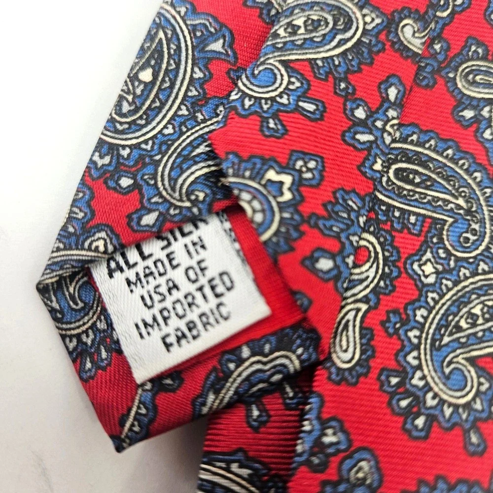 Vintage Stafford Mens Classic Red & Blue Paisley‎ 100% Silk Tie Made in USA